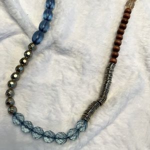 Super cute single strand necklace